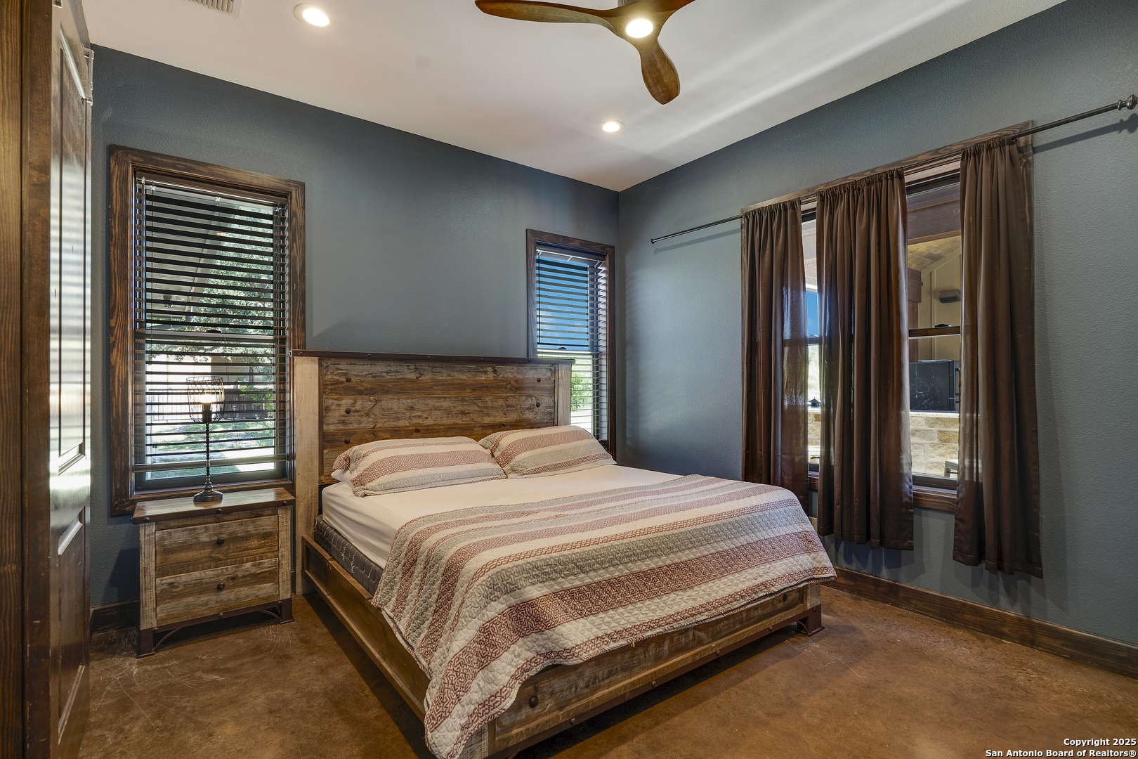 main property photo 12