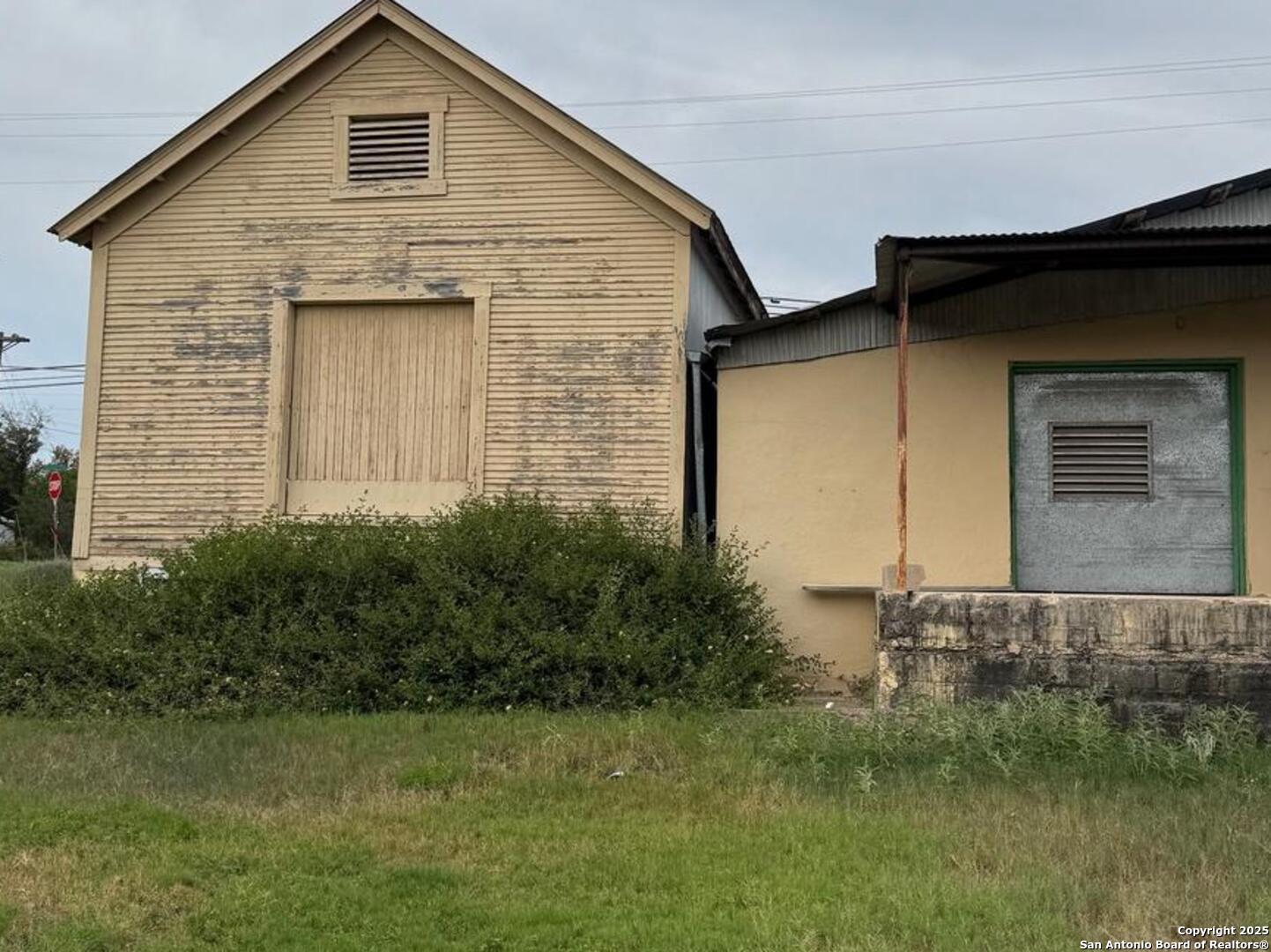 main property photo 11