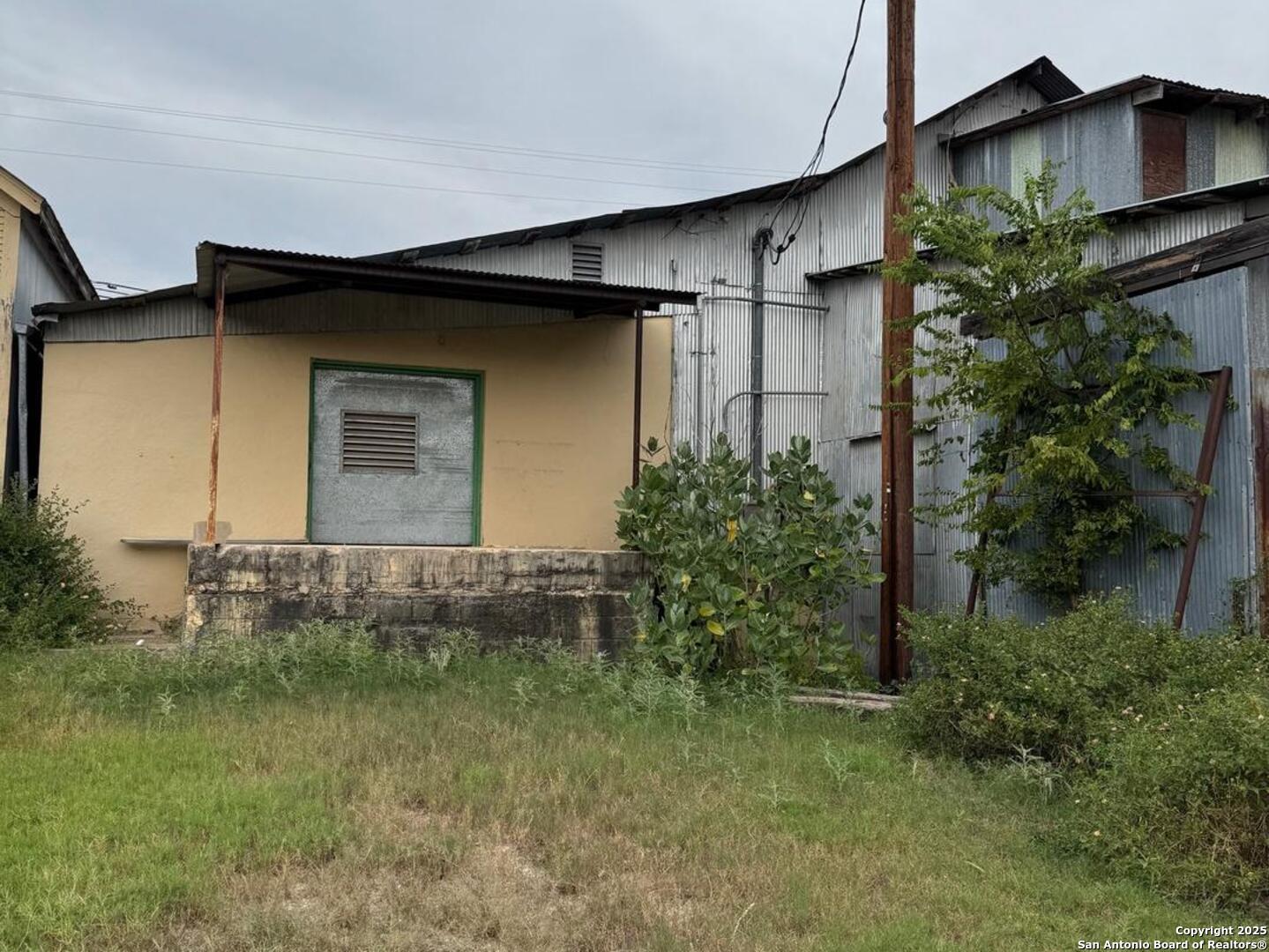 main property photo 12