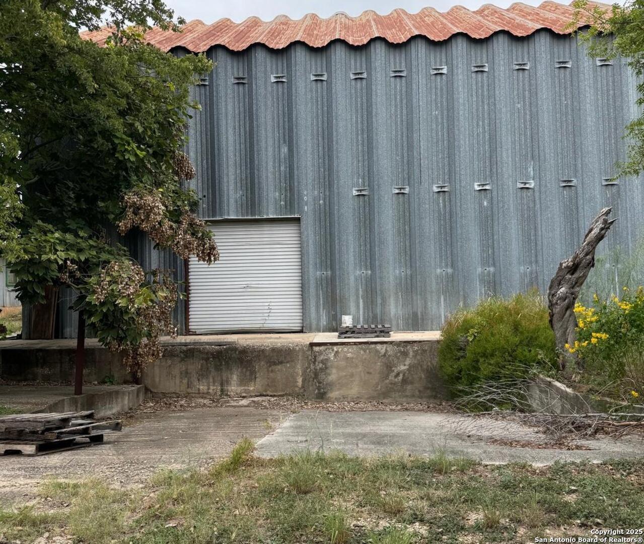 main property photo 7