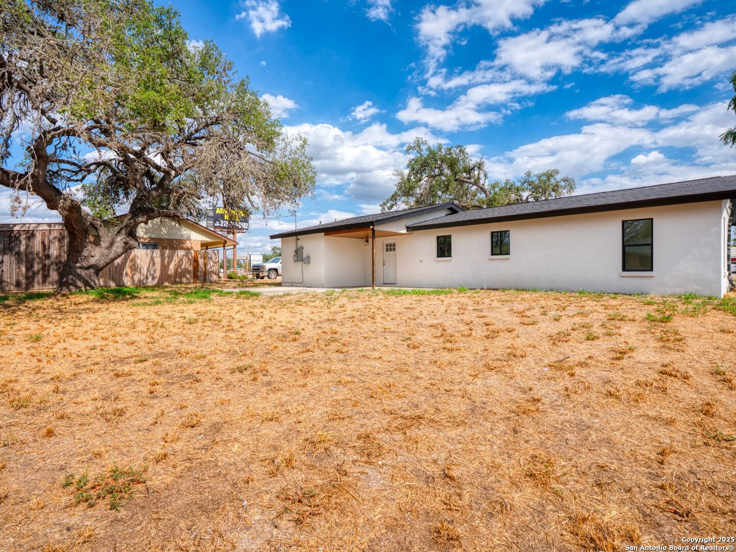 main property photo 23