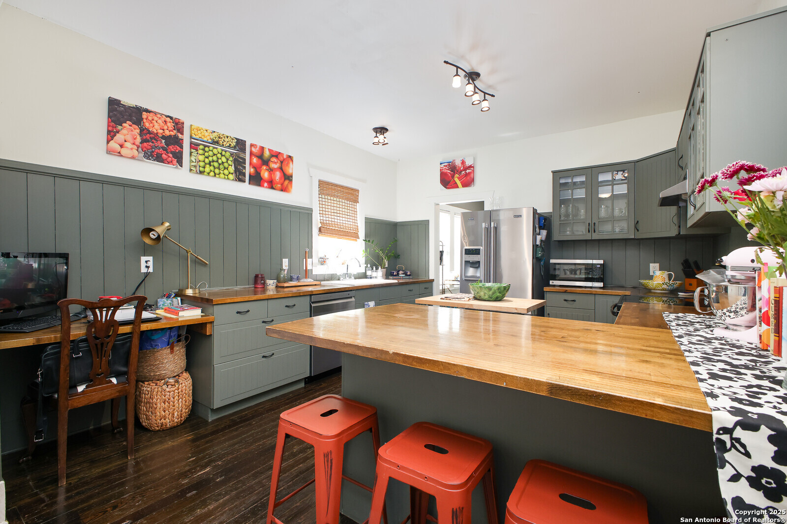 main property photo 16