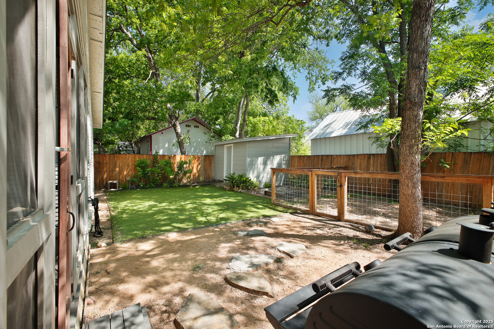 main property photo 31
