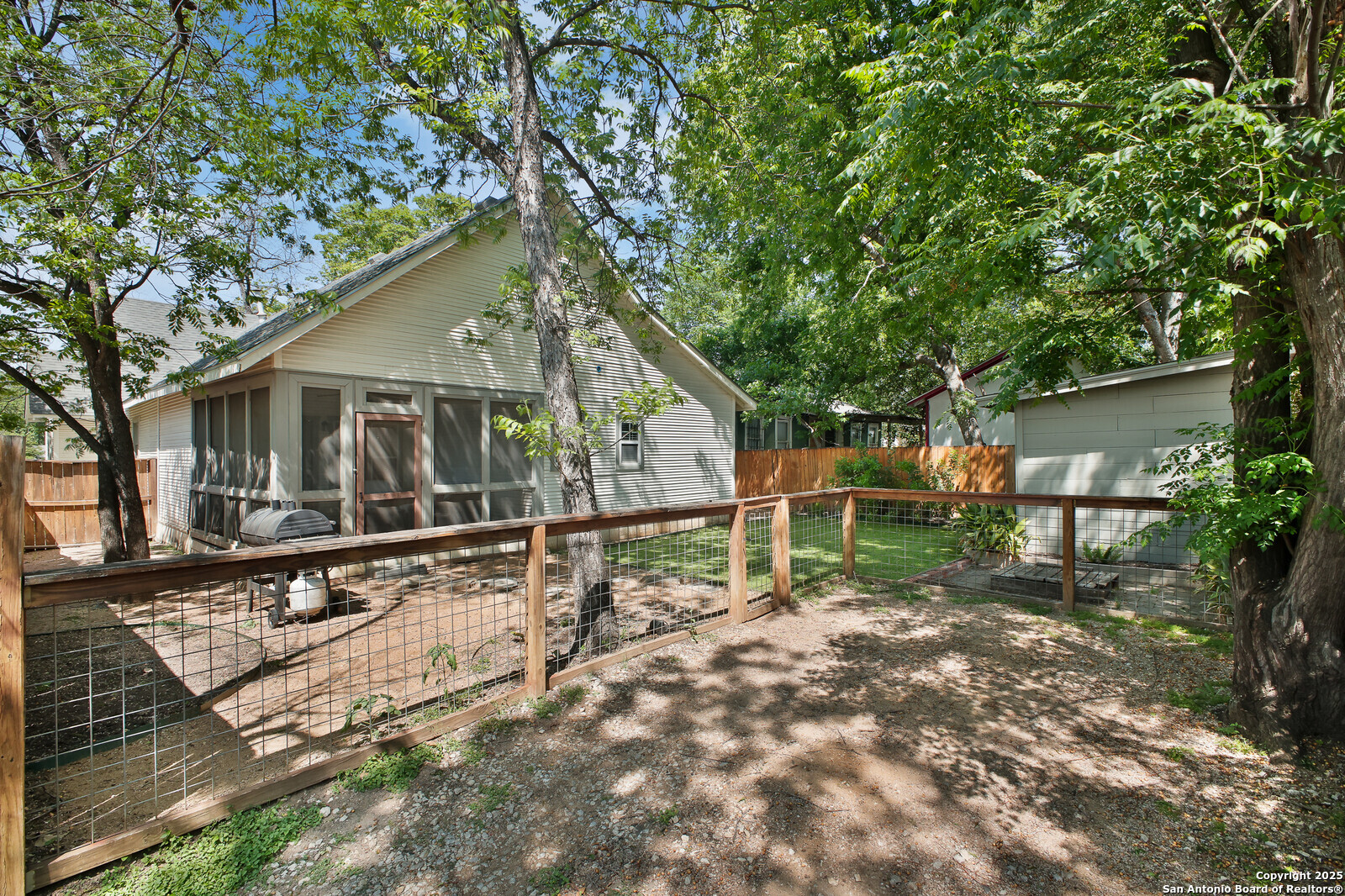 main property photo 36