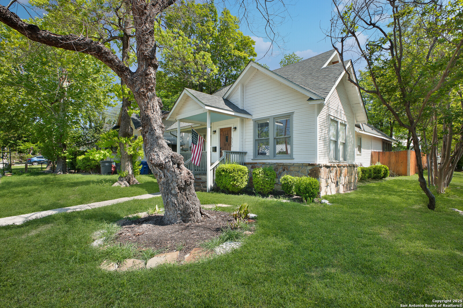 main property photo 5