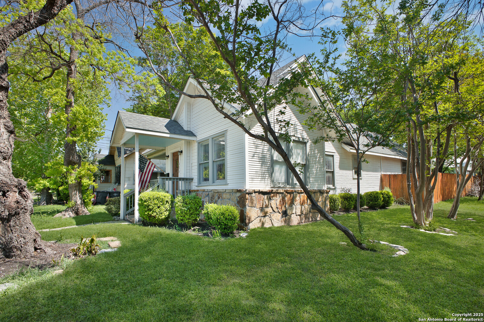 main property photo 6