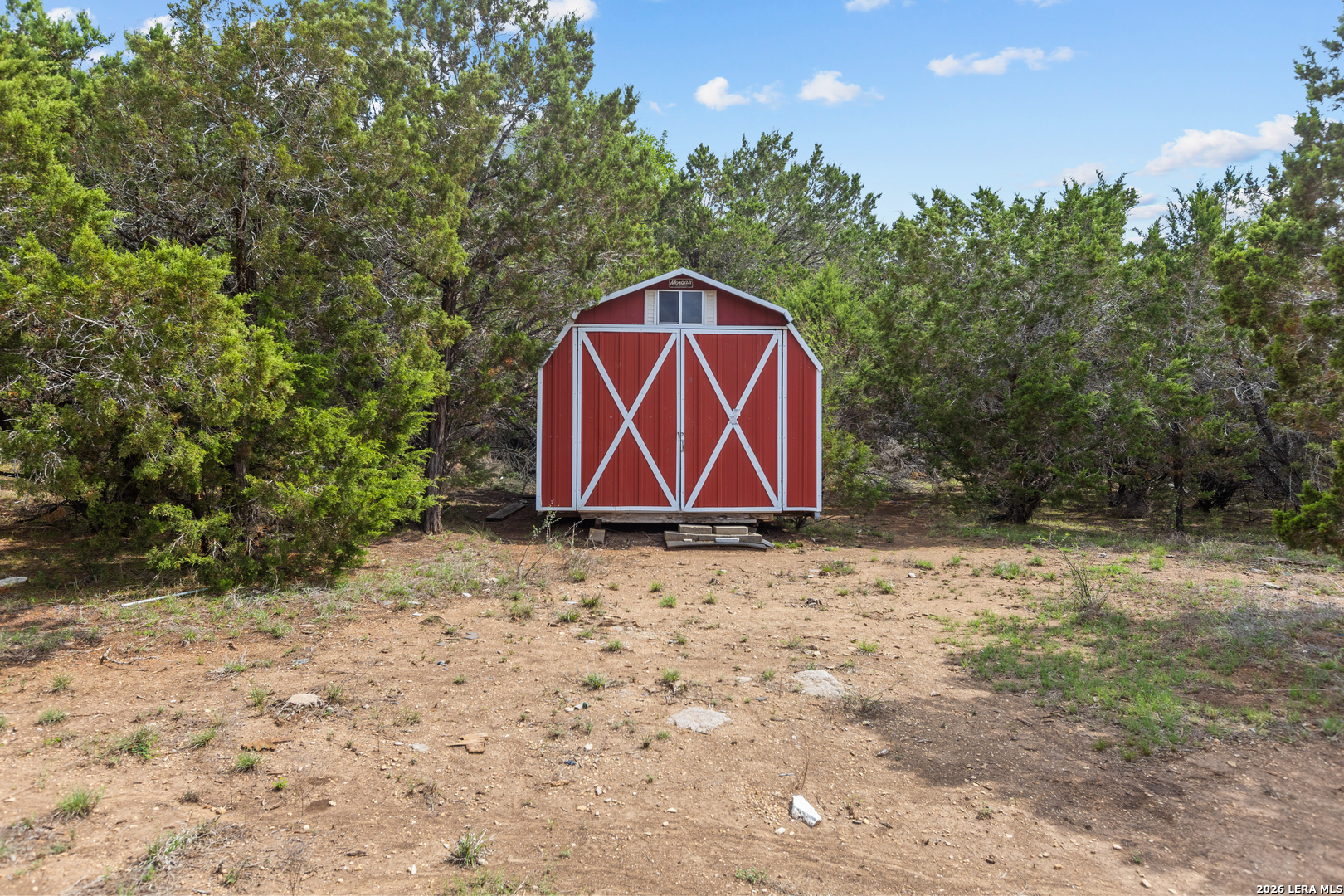 main property photo 30