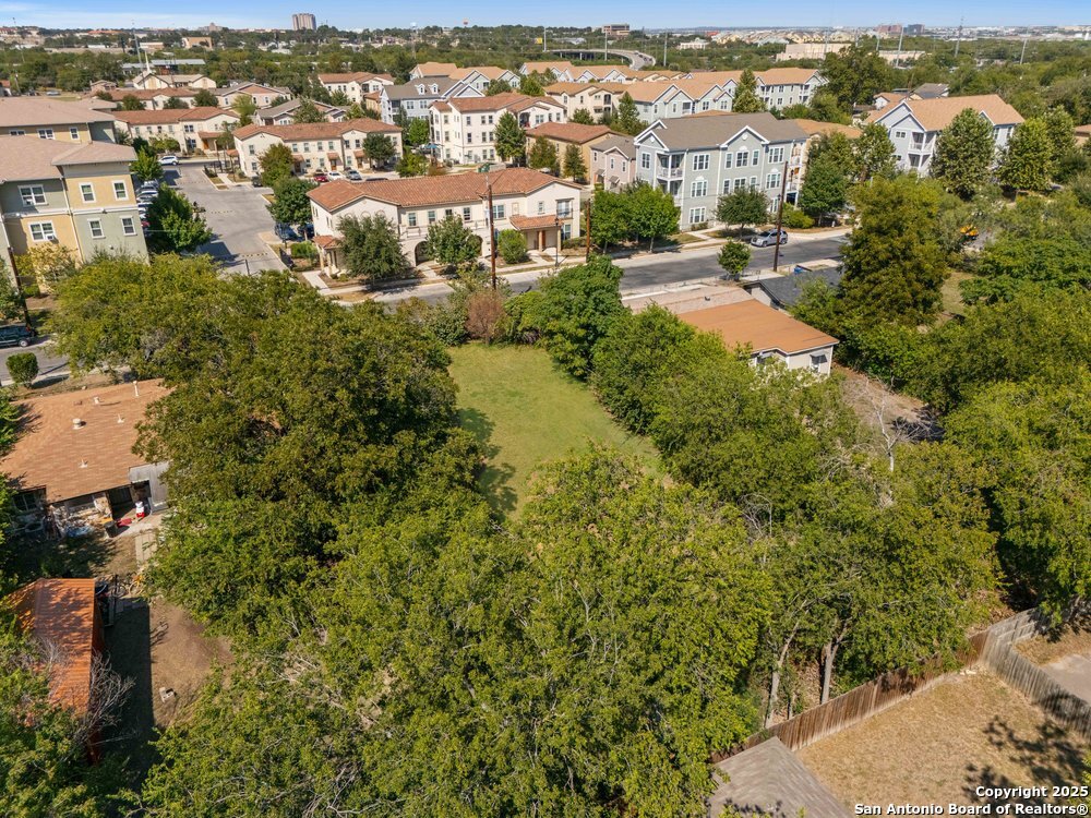 main property photo 11