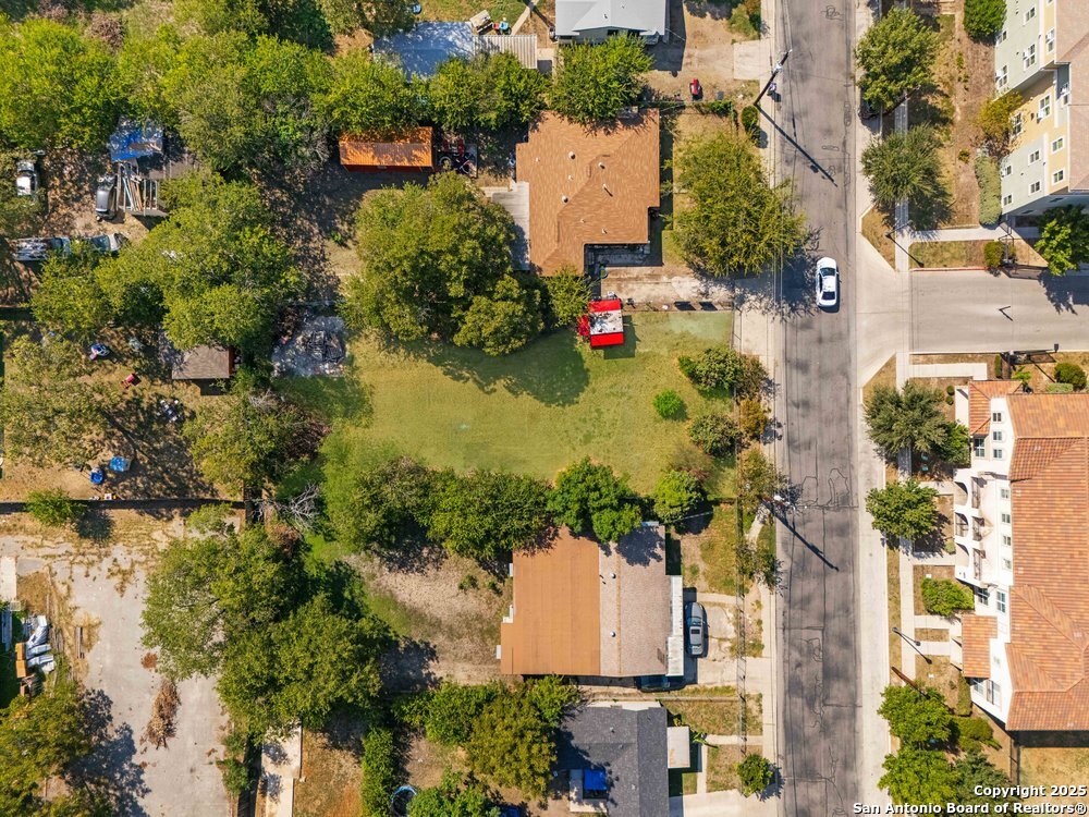 main property photo 12