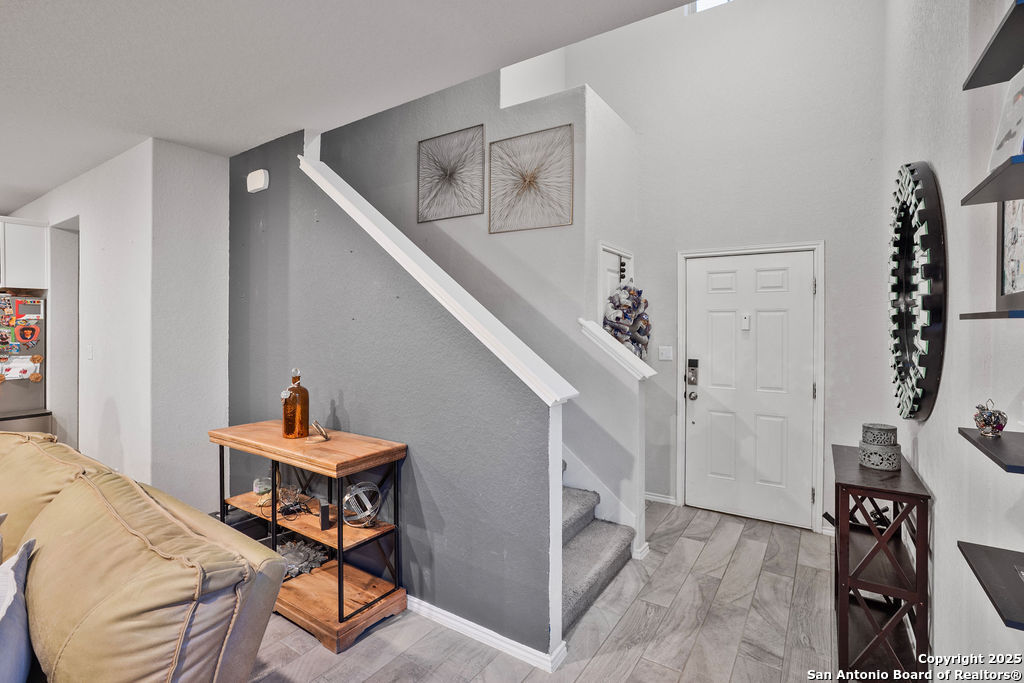 property viewer photo 2