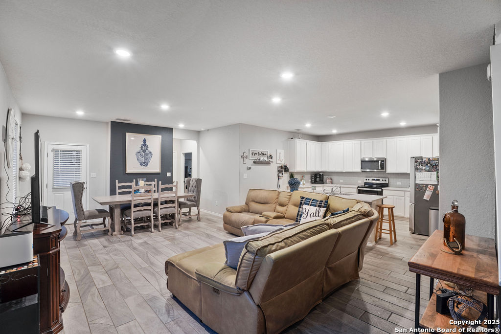 property viewer photo 4