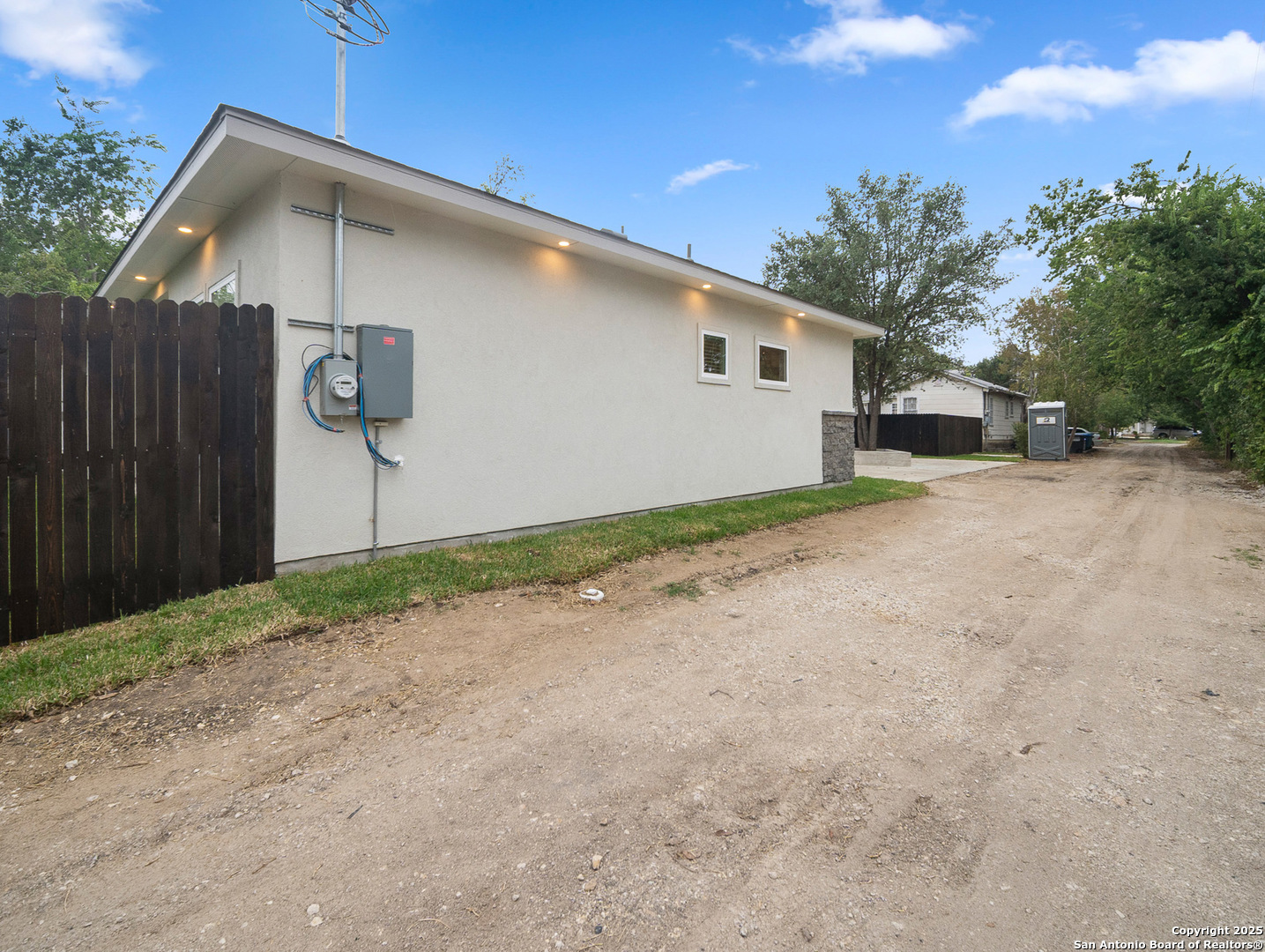 main property photo 29