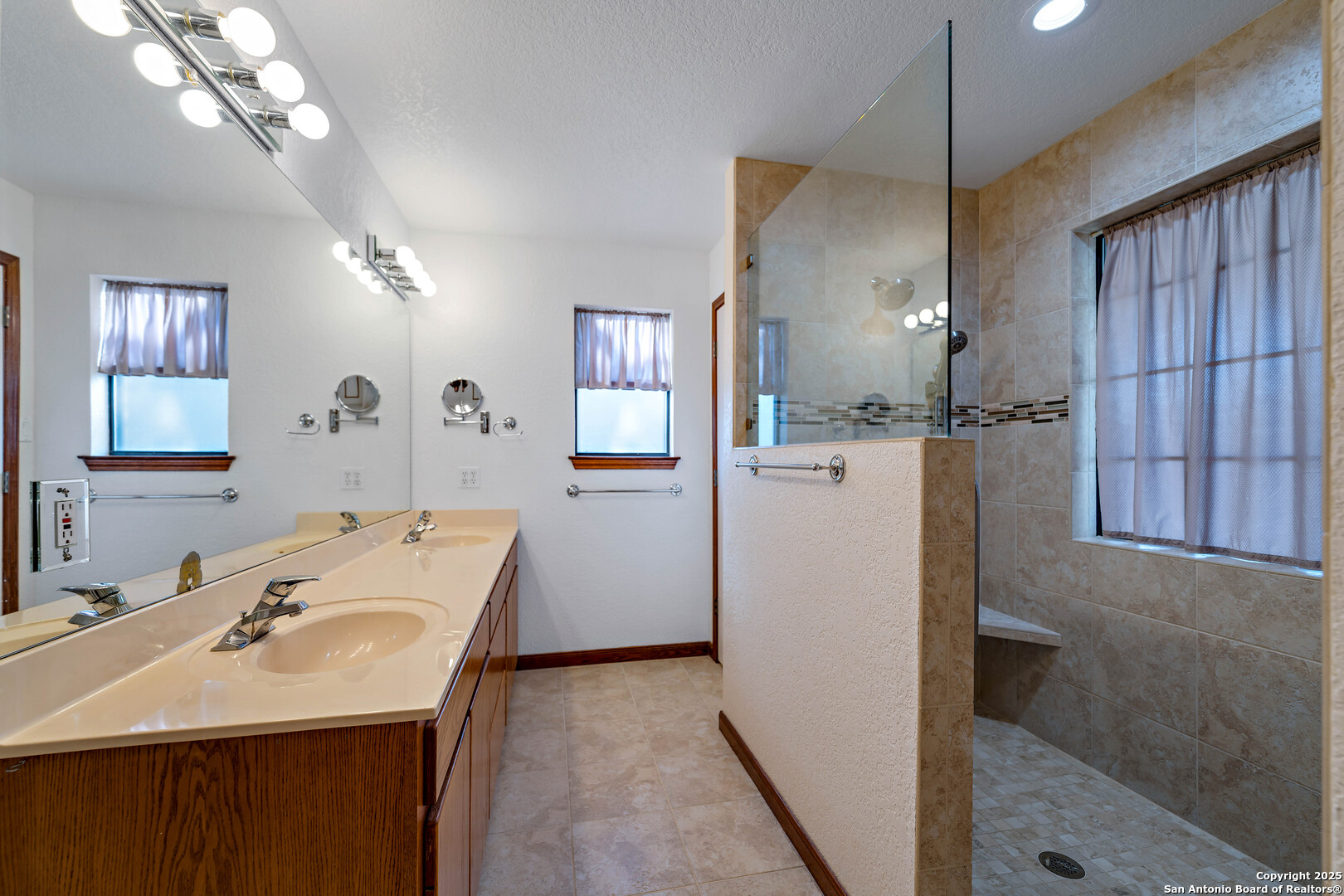 property viewer photo 21