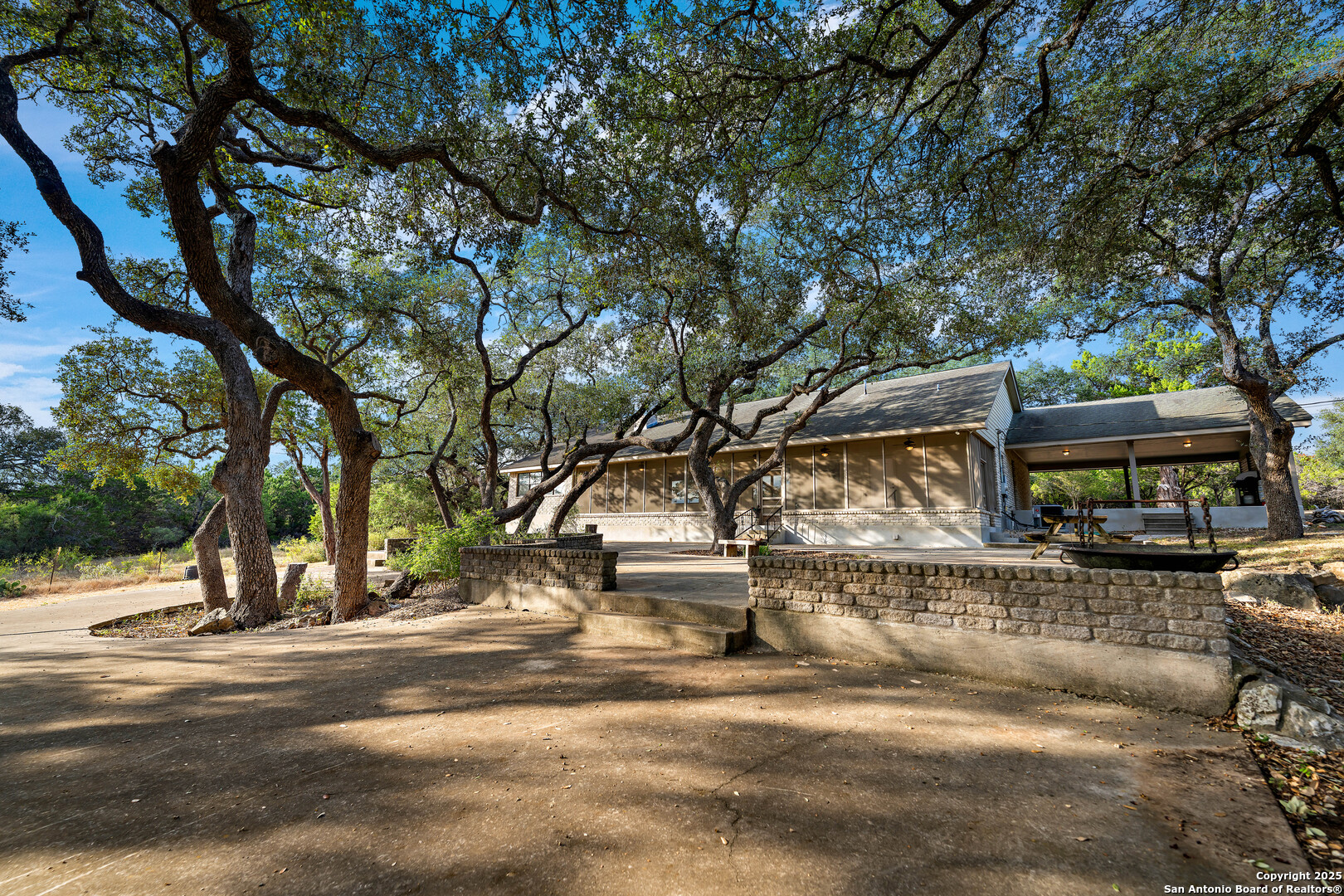 property viewer photo 24