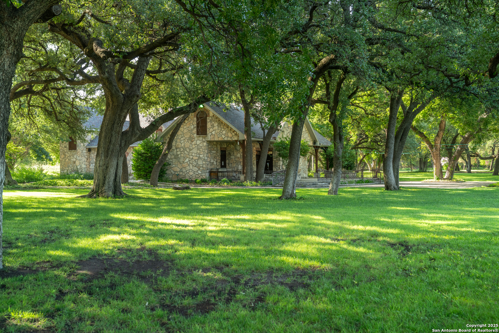 main property photo 18