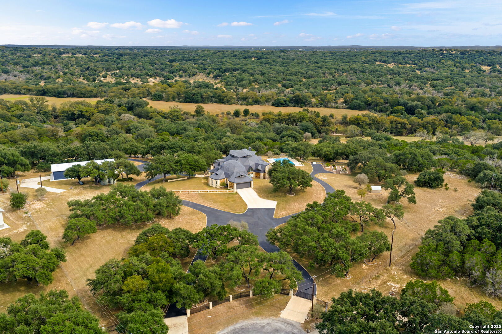 main property photo 8