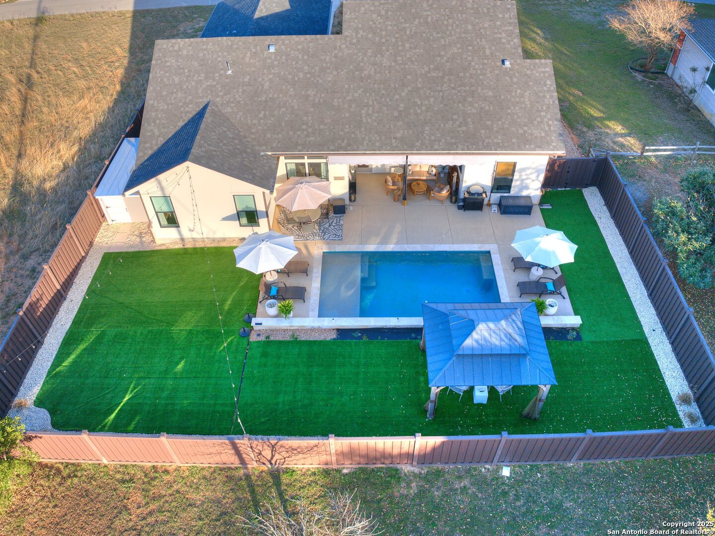 main property photo 41