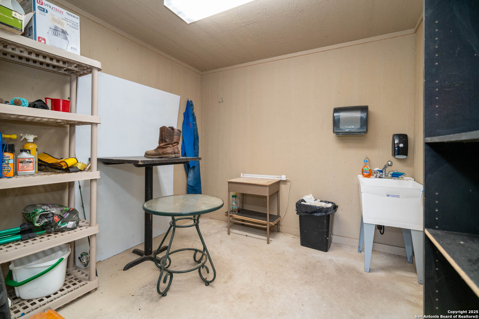 main property photo 12