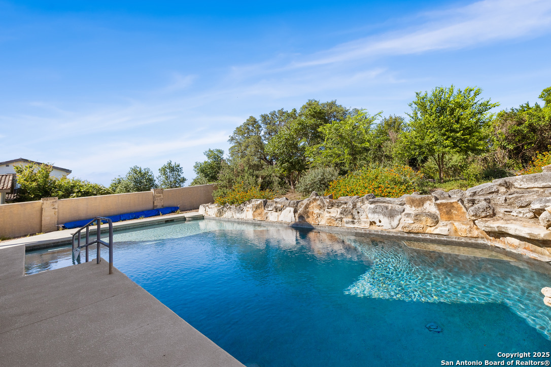 property viewer photo 26