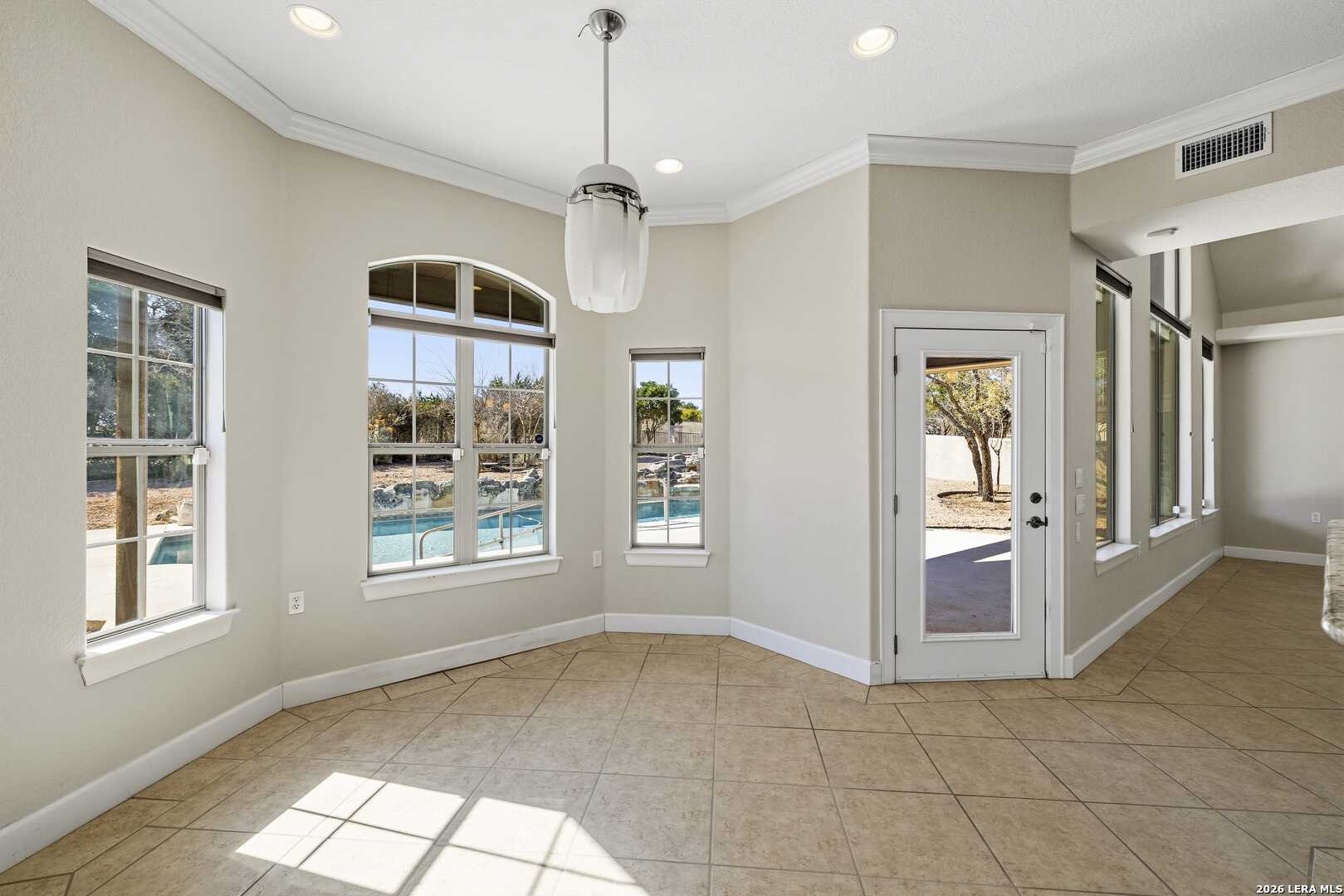 property viewer photo 8