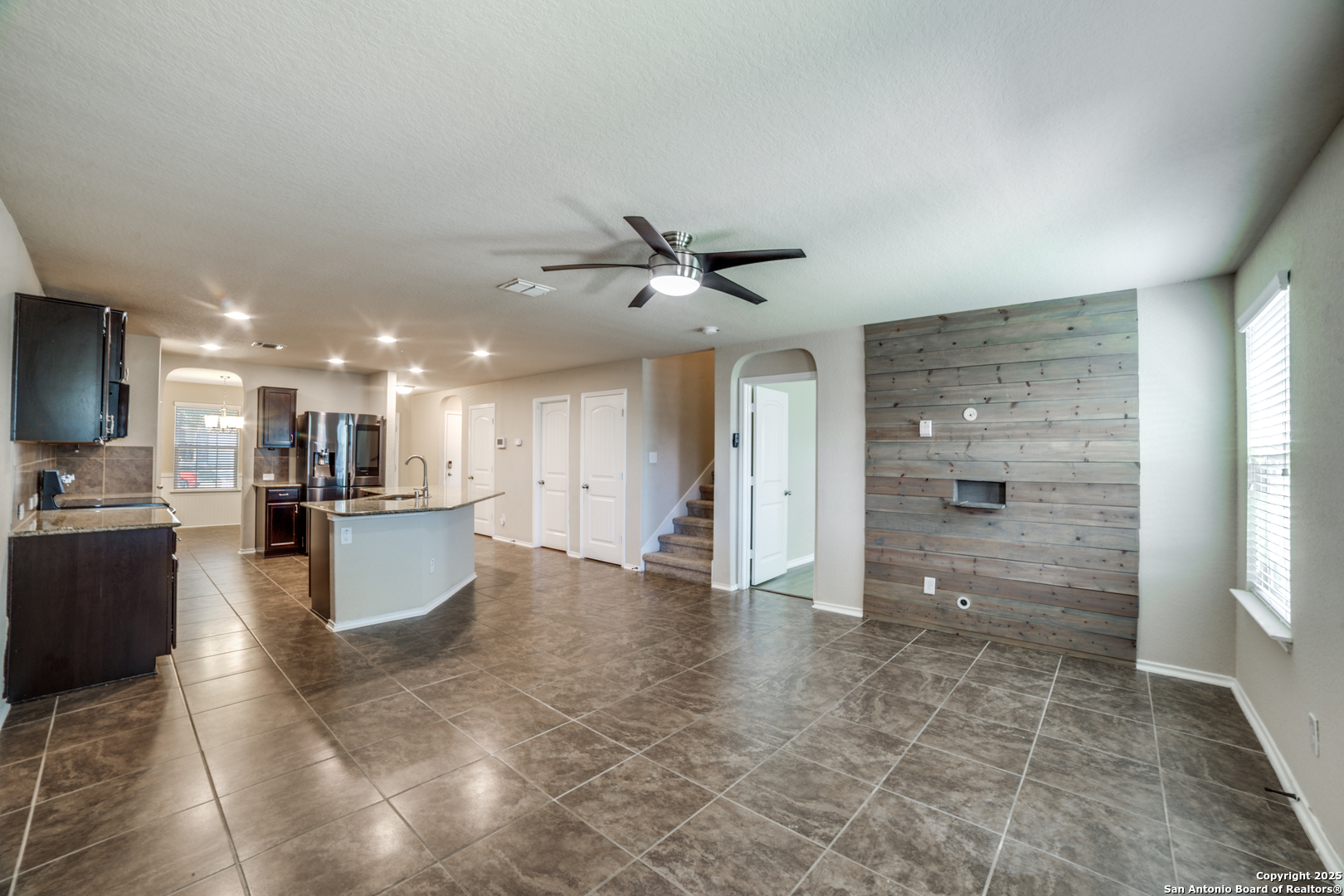 property viewer photo 12