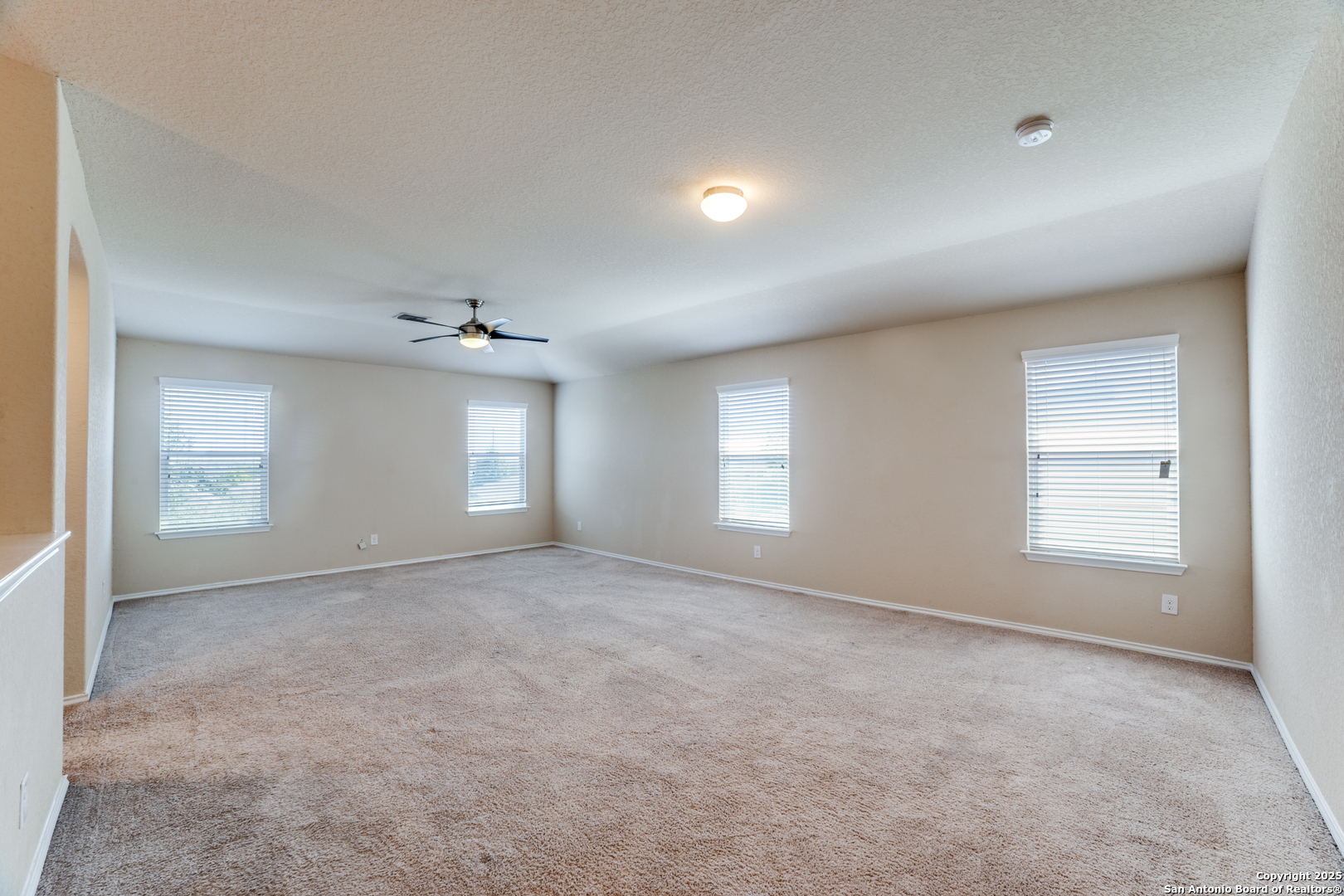 property viewer photo 16
