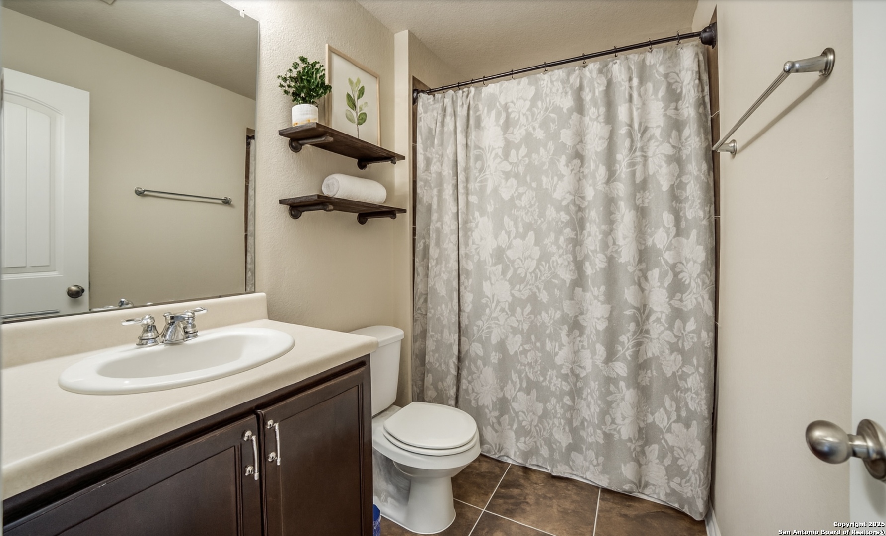 property viewer photo 25