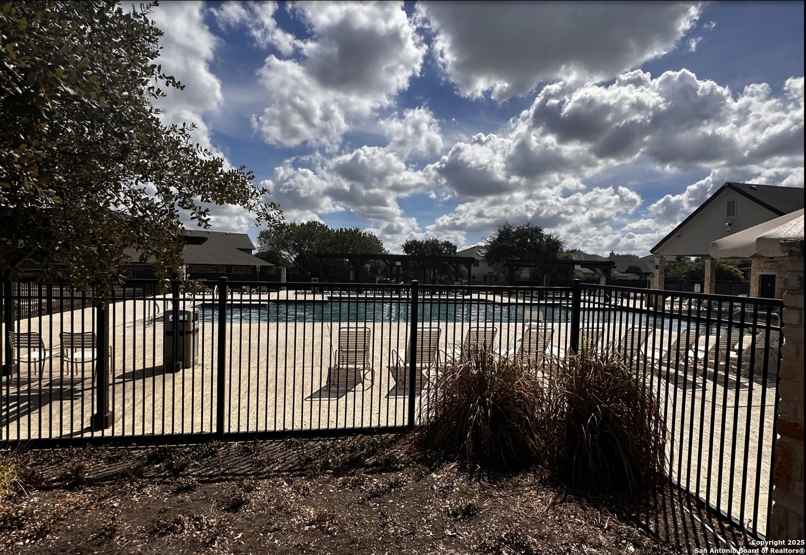 property viewer photo 30