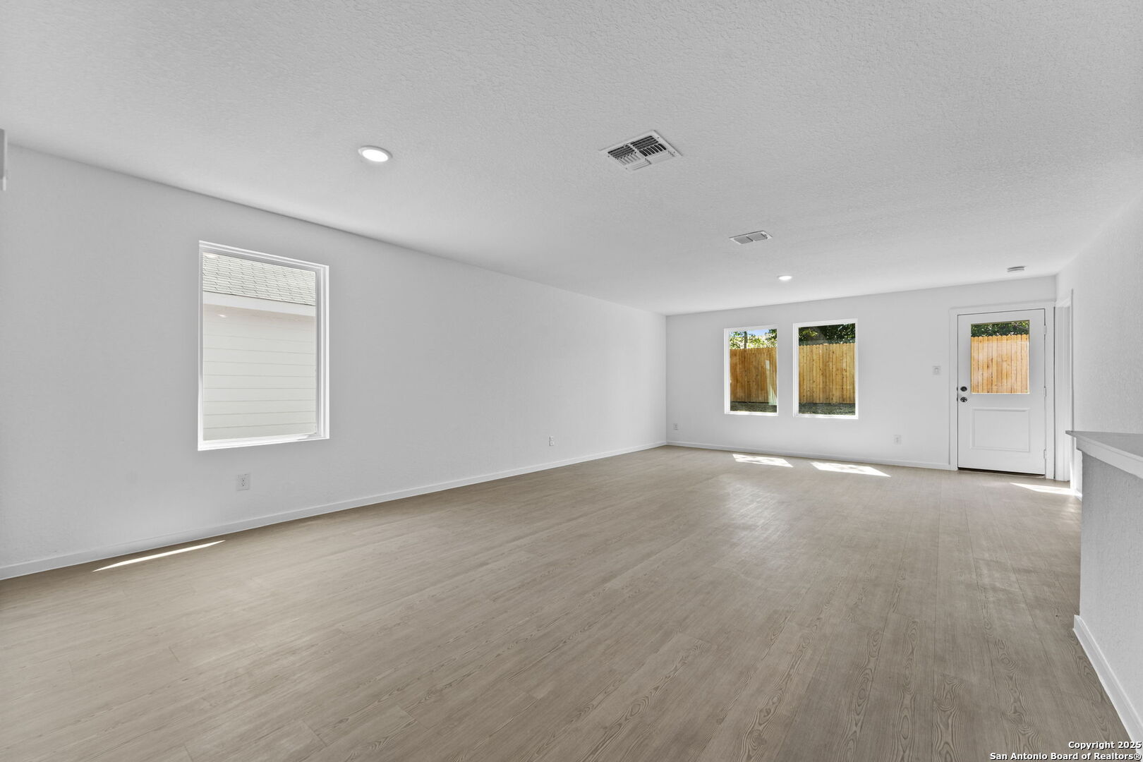 property viewer photo 1