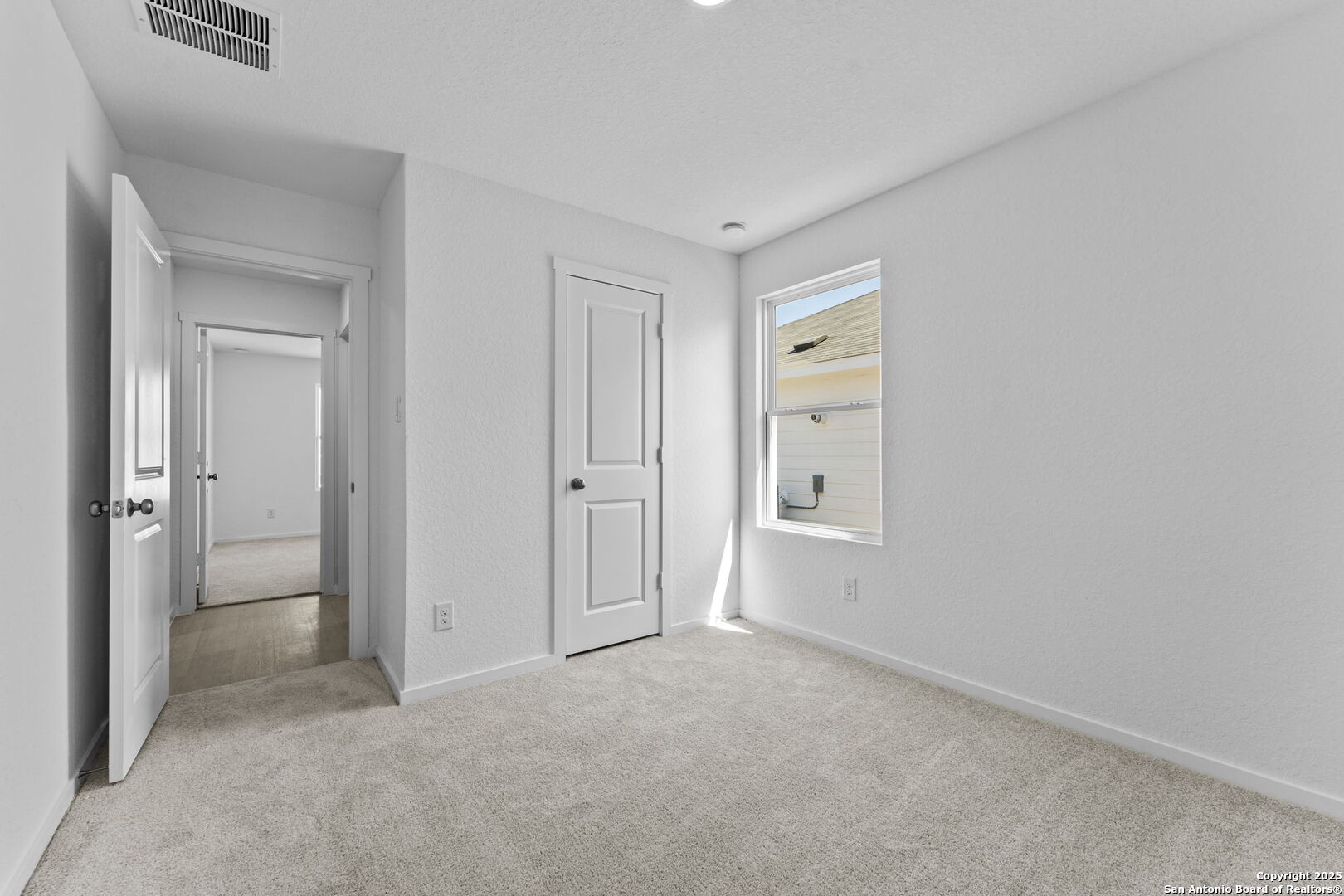 property viewer photo 18
