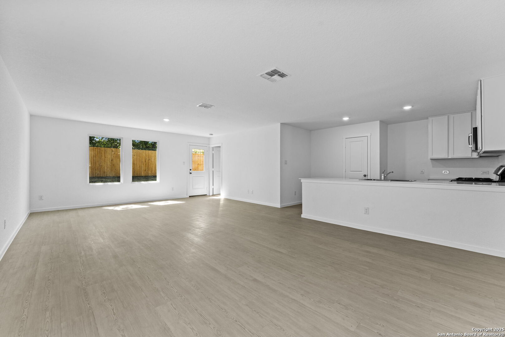 property viewer photo 2