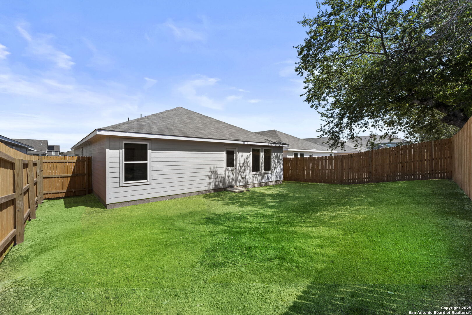 property viewer photo 23