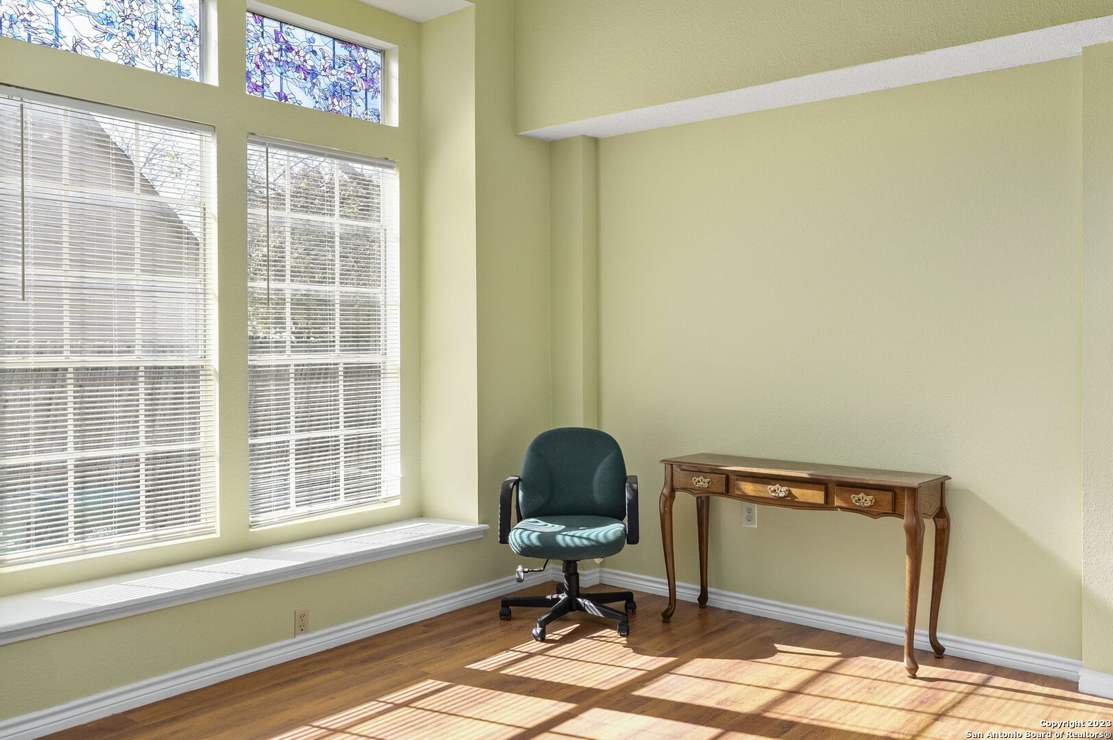 main property photo 11