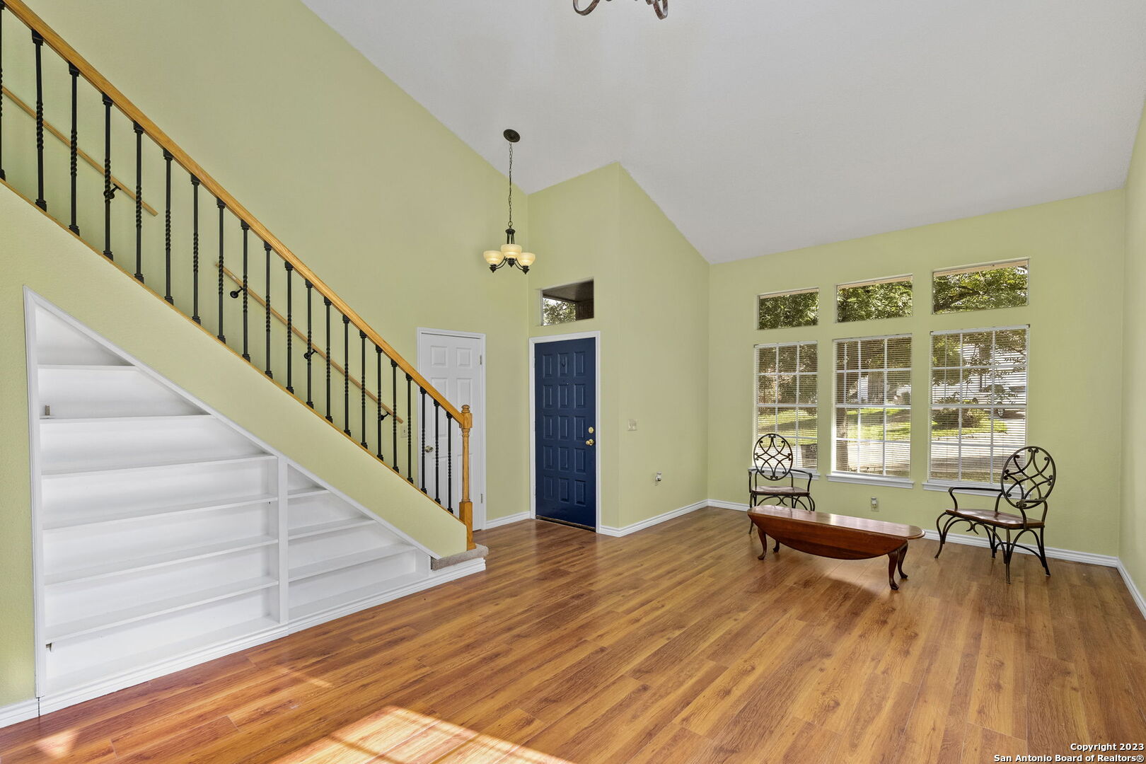 main property photo 6