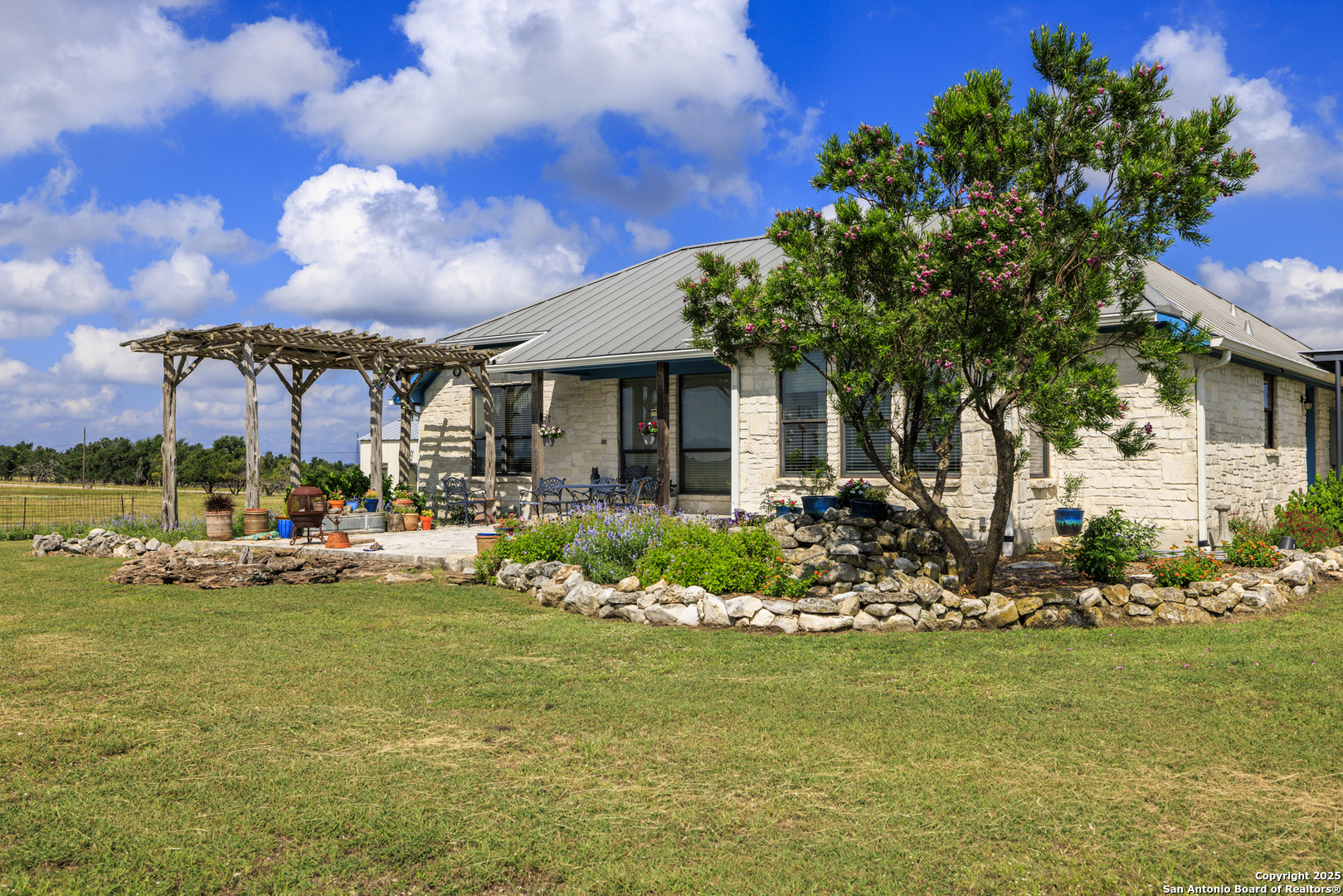 main property photo 12