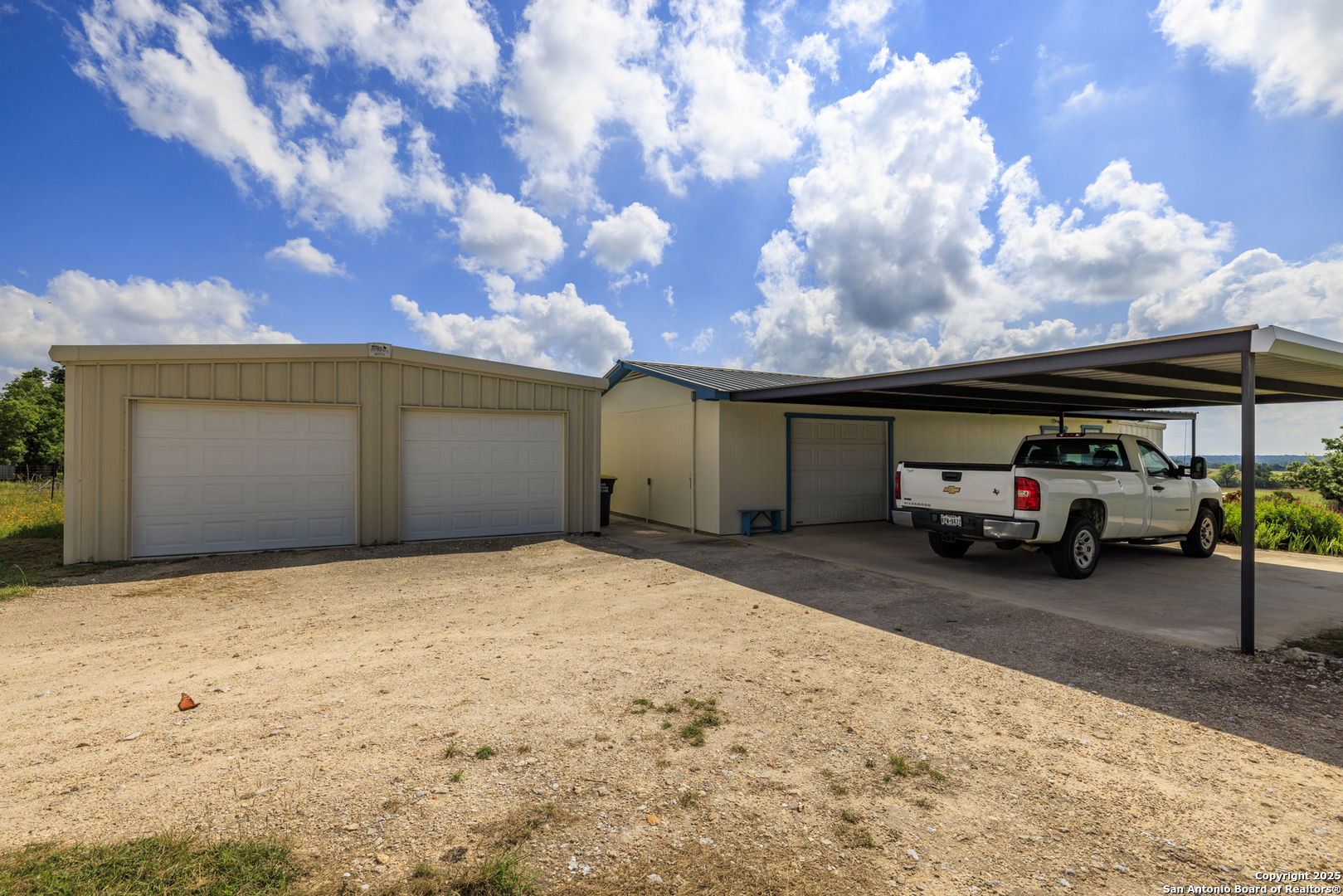 main property photo 14