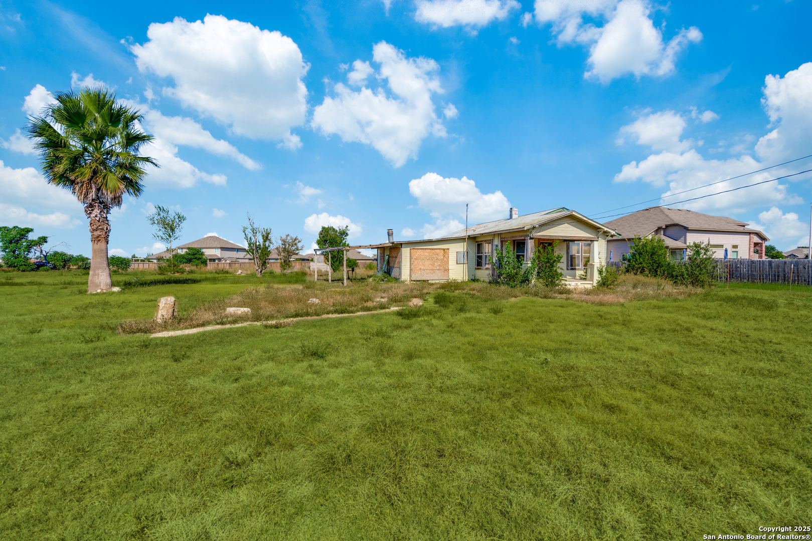 main property photo 10