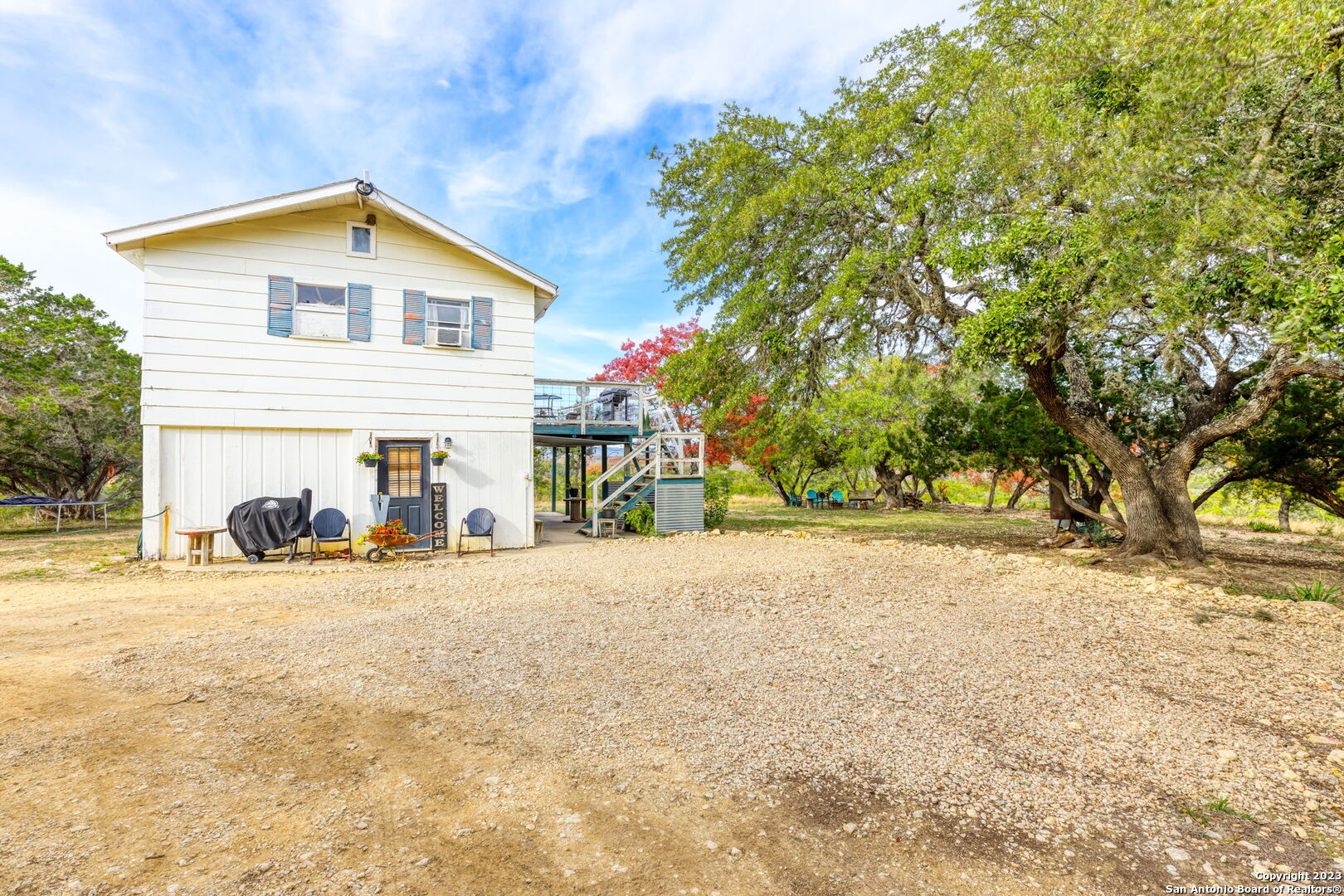 main property photo 19