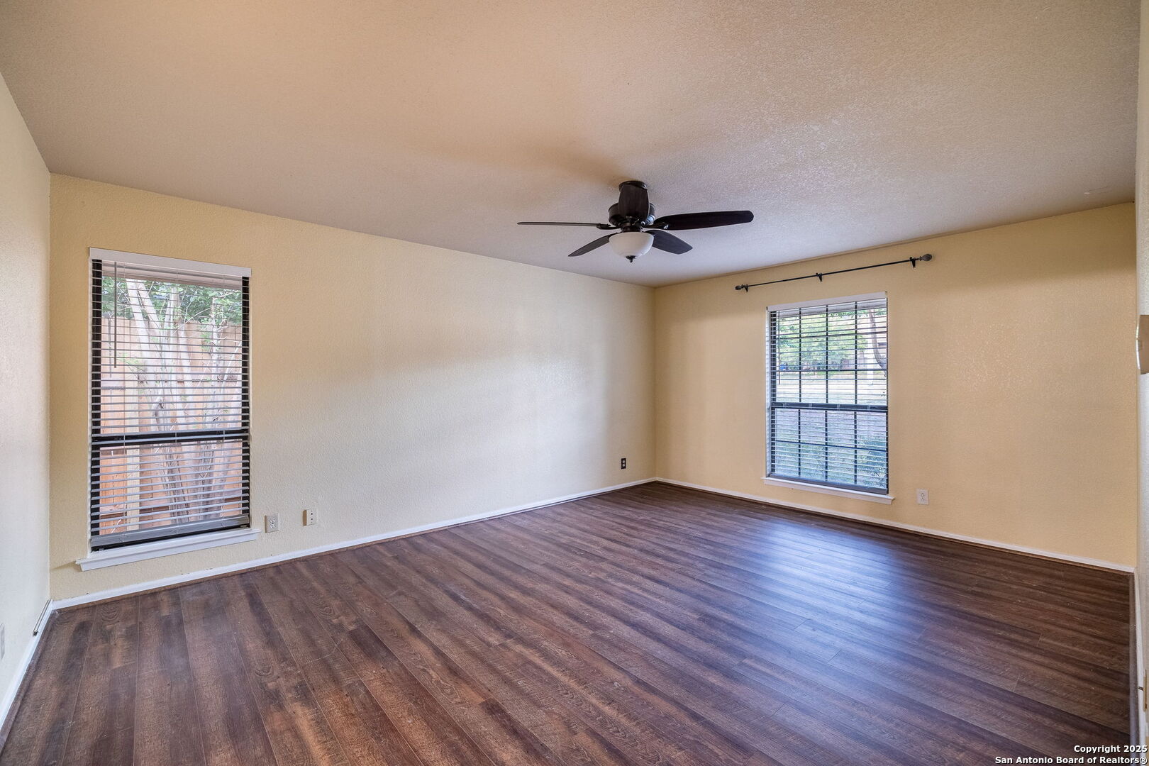 property viewer photo 12