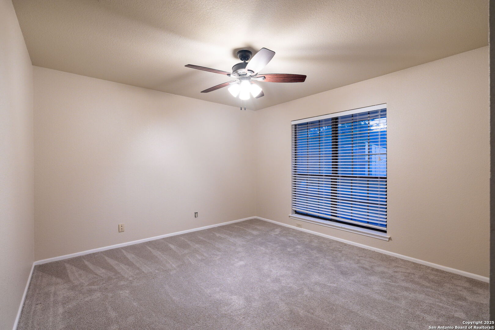 property viewer photo 22