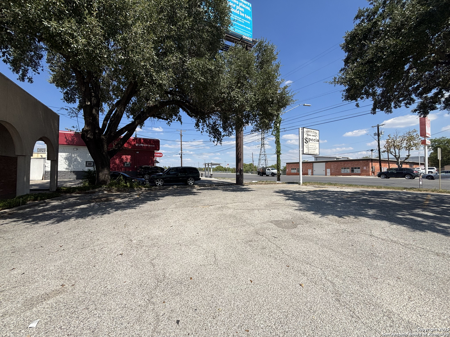 main property photo 14