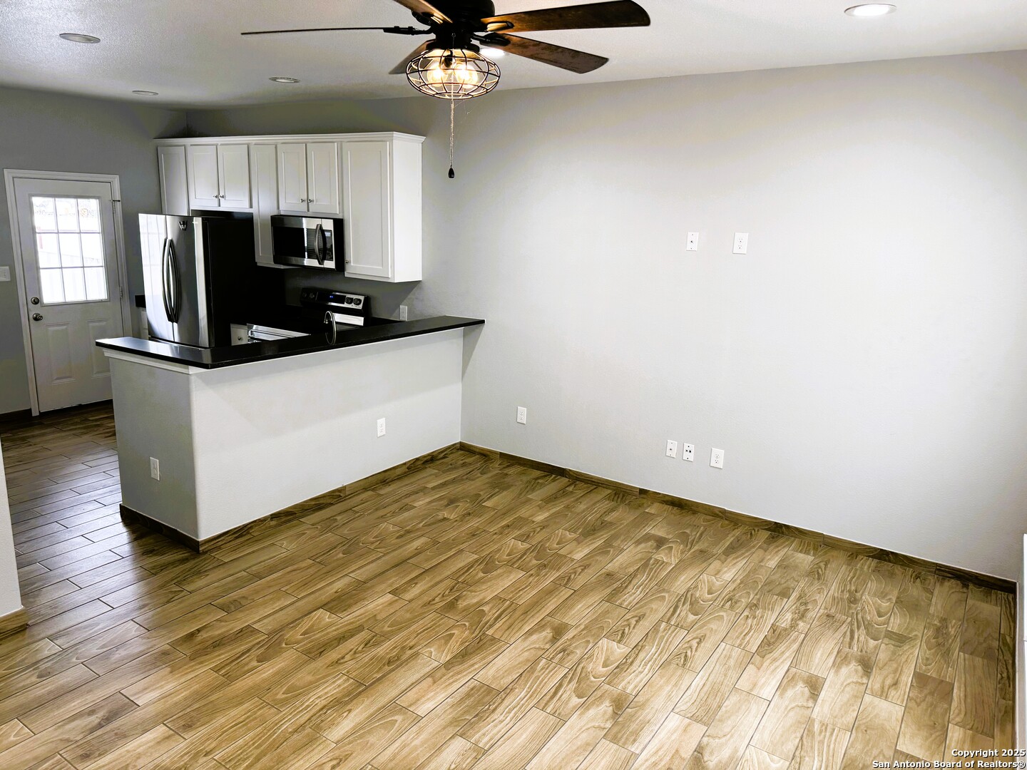 property viewer photo 1