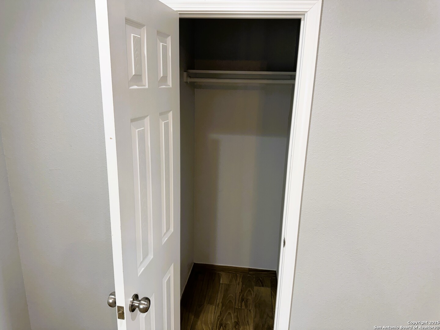 property viewer photo 5