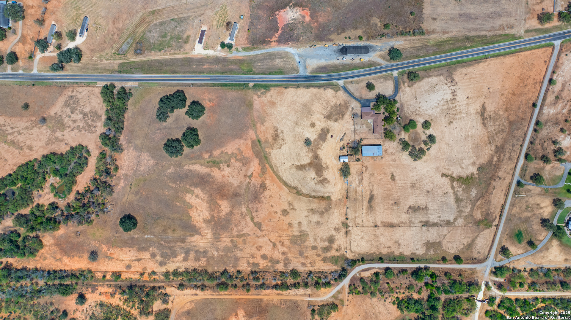 main property photo 16