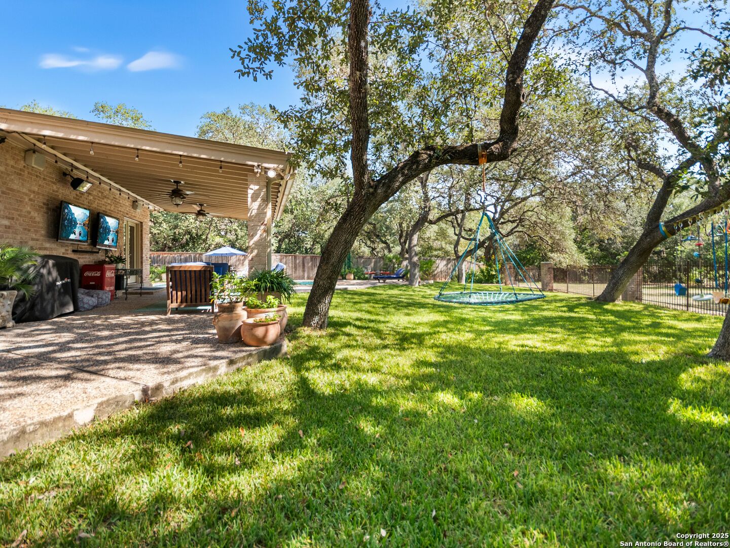 main property photo 4