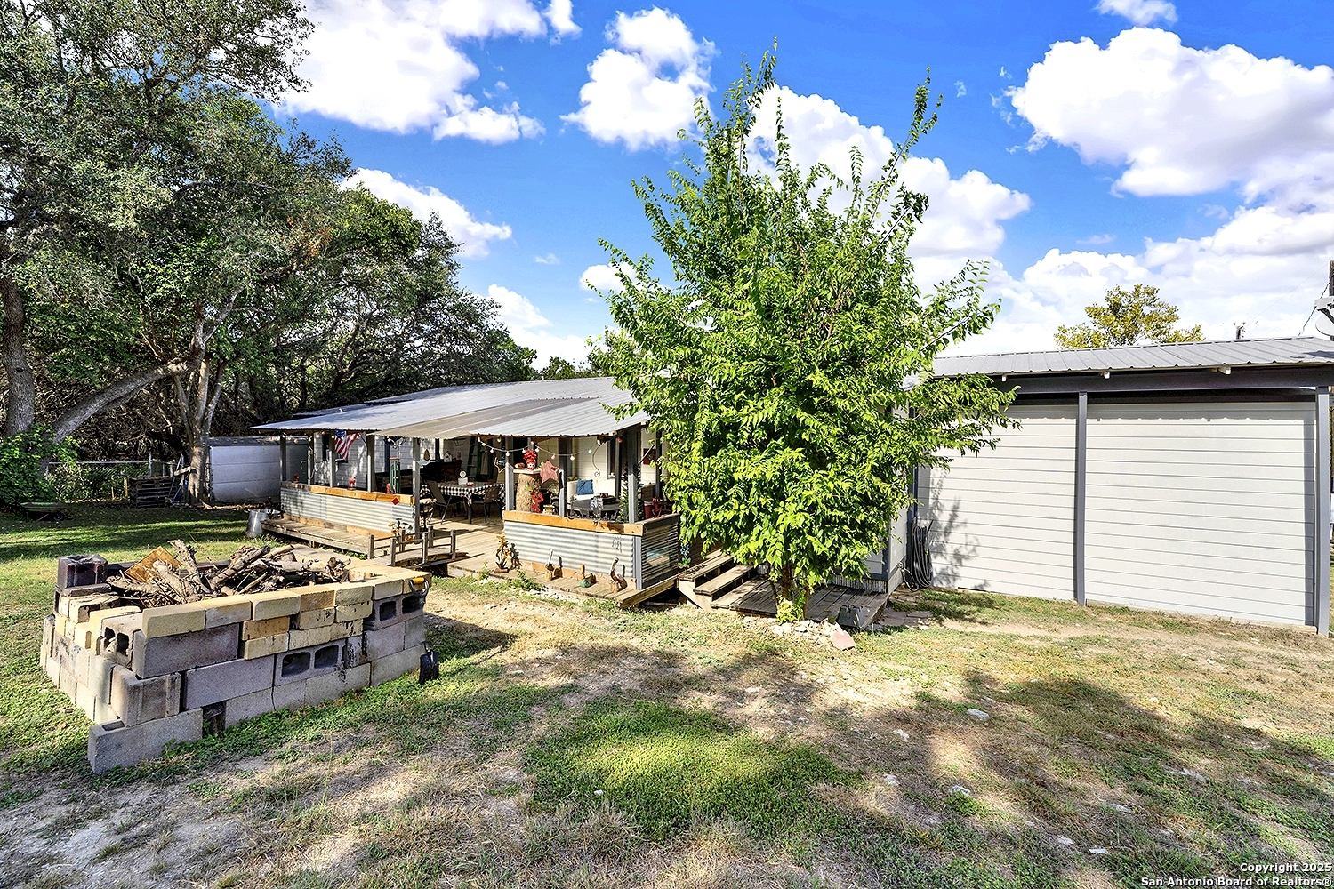 main property photo 4