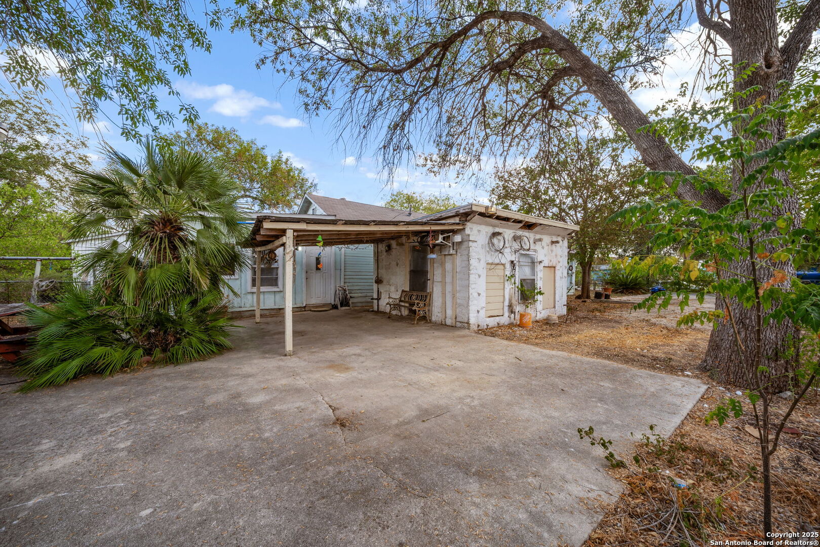 main property photo 33