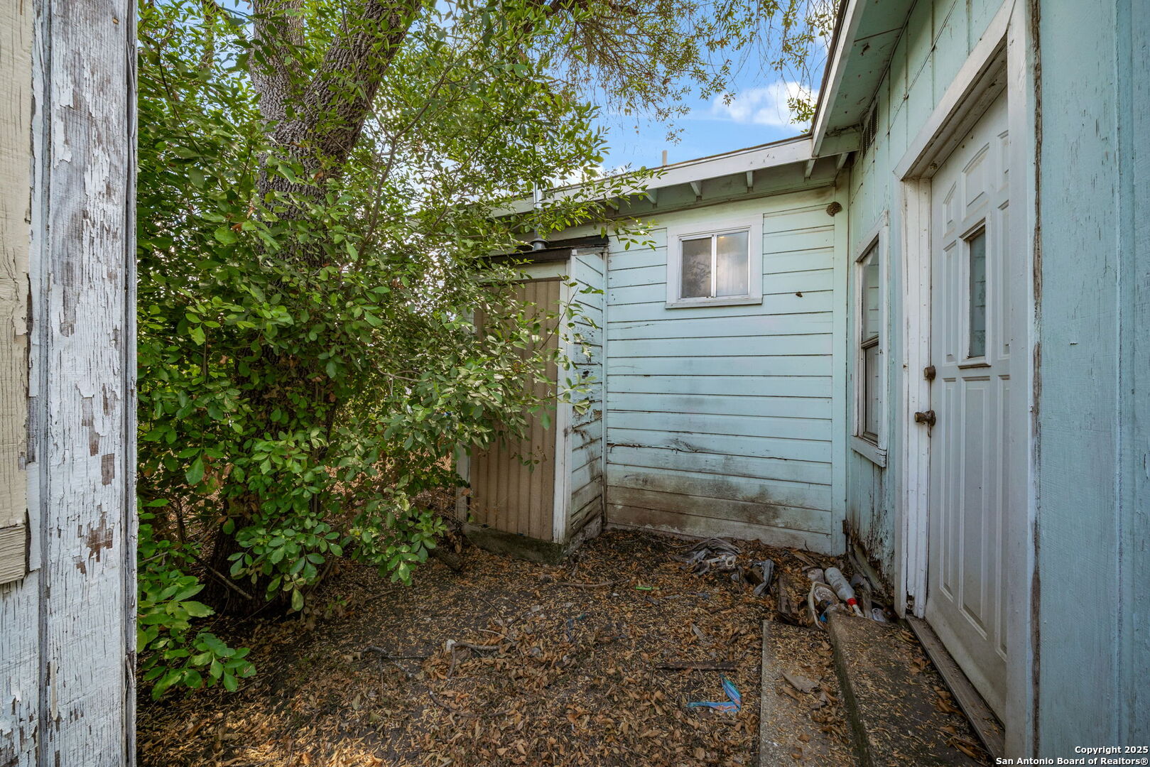 main property photo 36