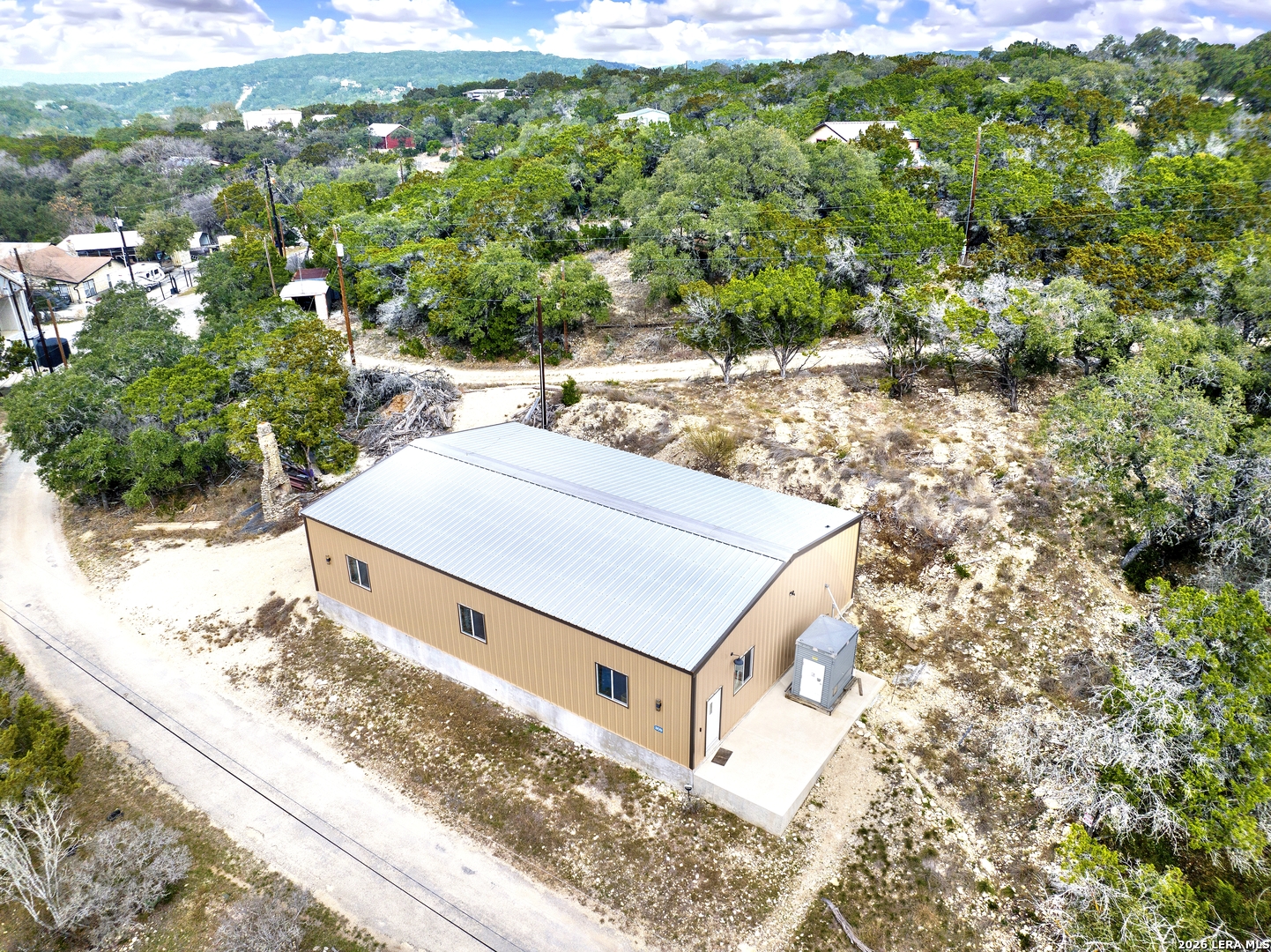 main property photo 16