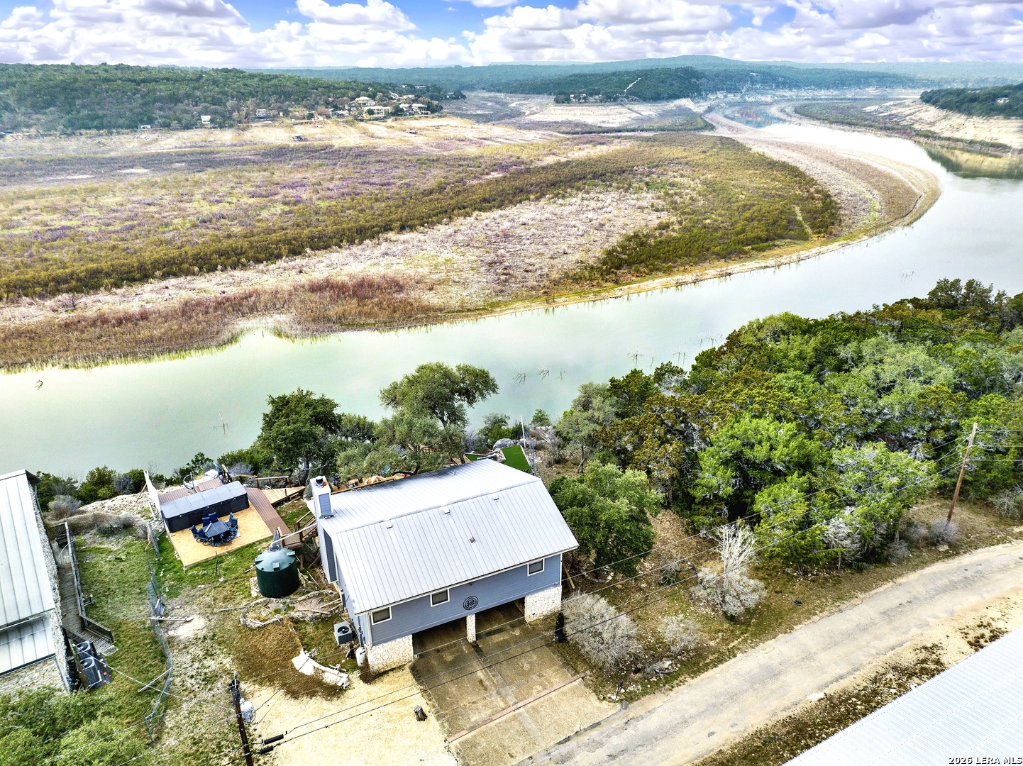 main property photo 19